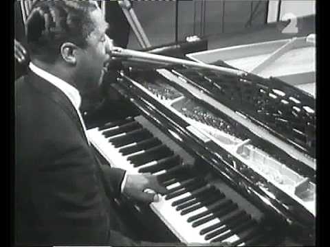 Erroll Garner plays Misty