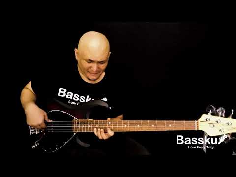 Sterling by Musicman Ray 5 Bass Demo
