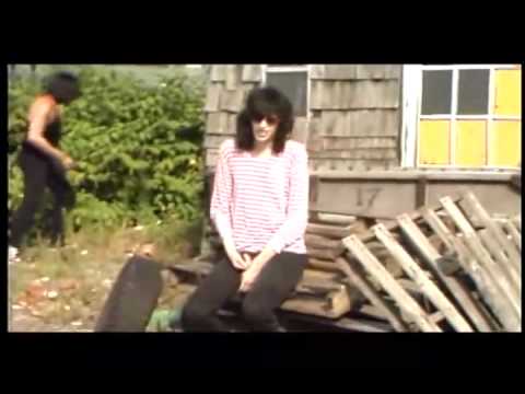 The Ramones - The KKK Took My Baby Away (Video Oficial)