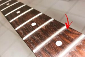 Example of a dirty fretboard