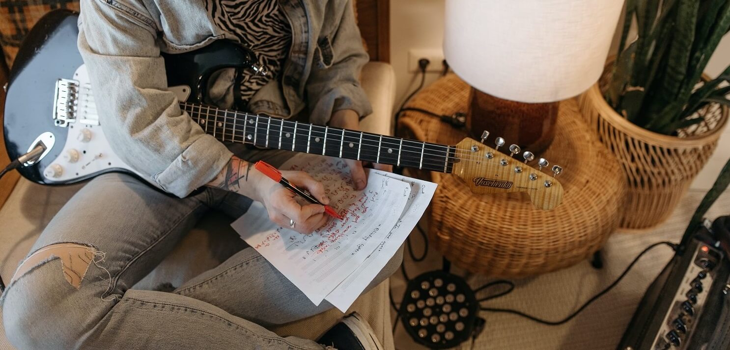 How To Write Good Guitar Riffs? | 10 Tips For Writing Powerful Riffs