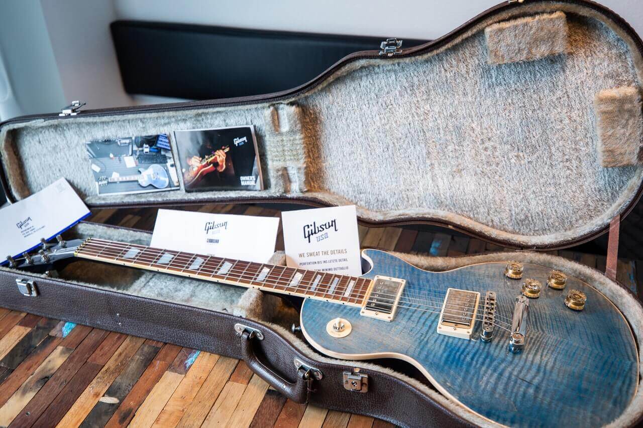 Should Guitars Be Kept In Cases When Not In Use?