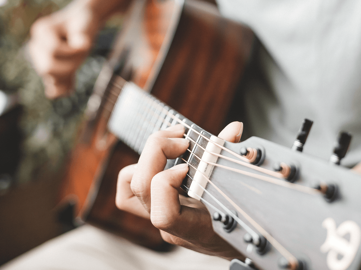 best acoustic guitars for big hands