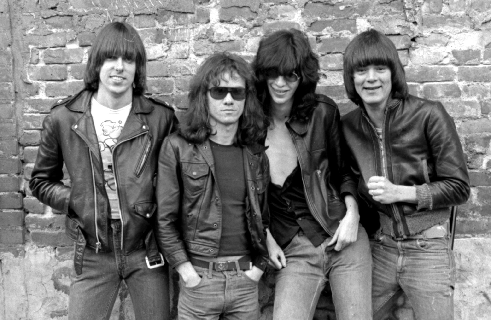 easy ramones songs to play on guitar