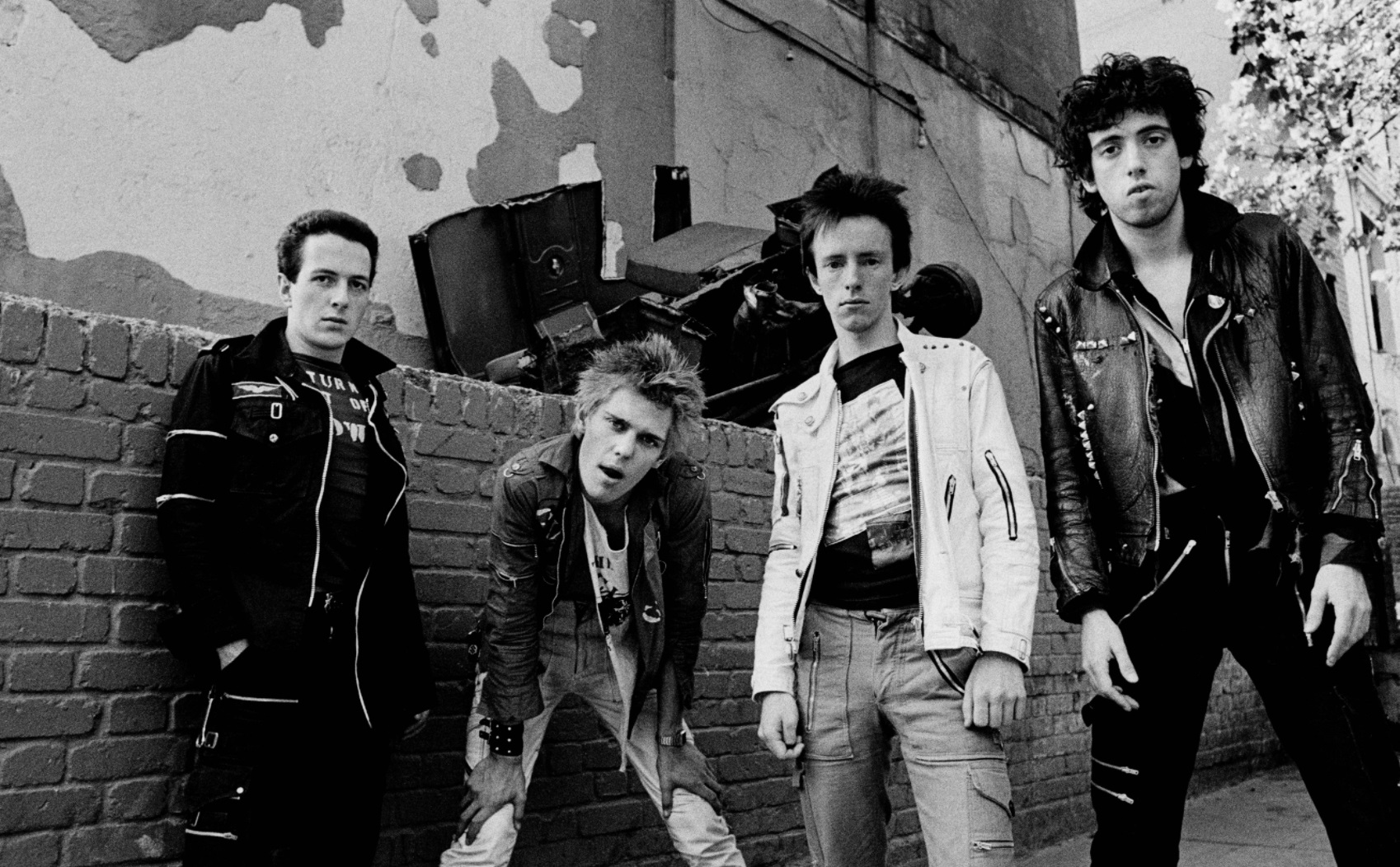 easy the clash songs to play on guitar