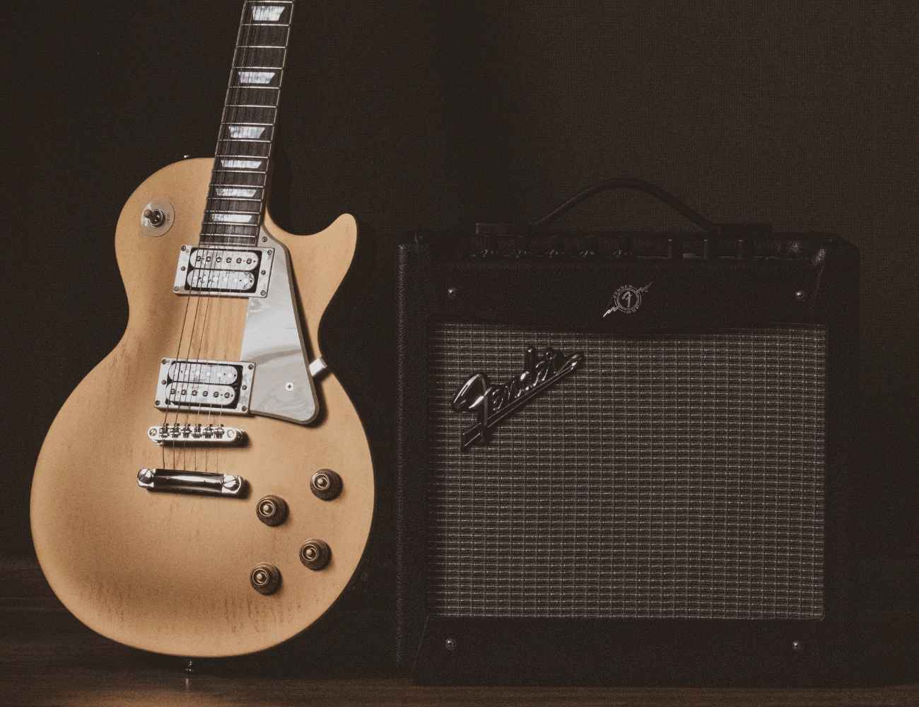15 Best Blues Guitar Amplifiers Of All Time (2024)