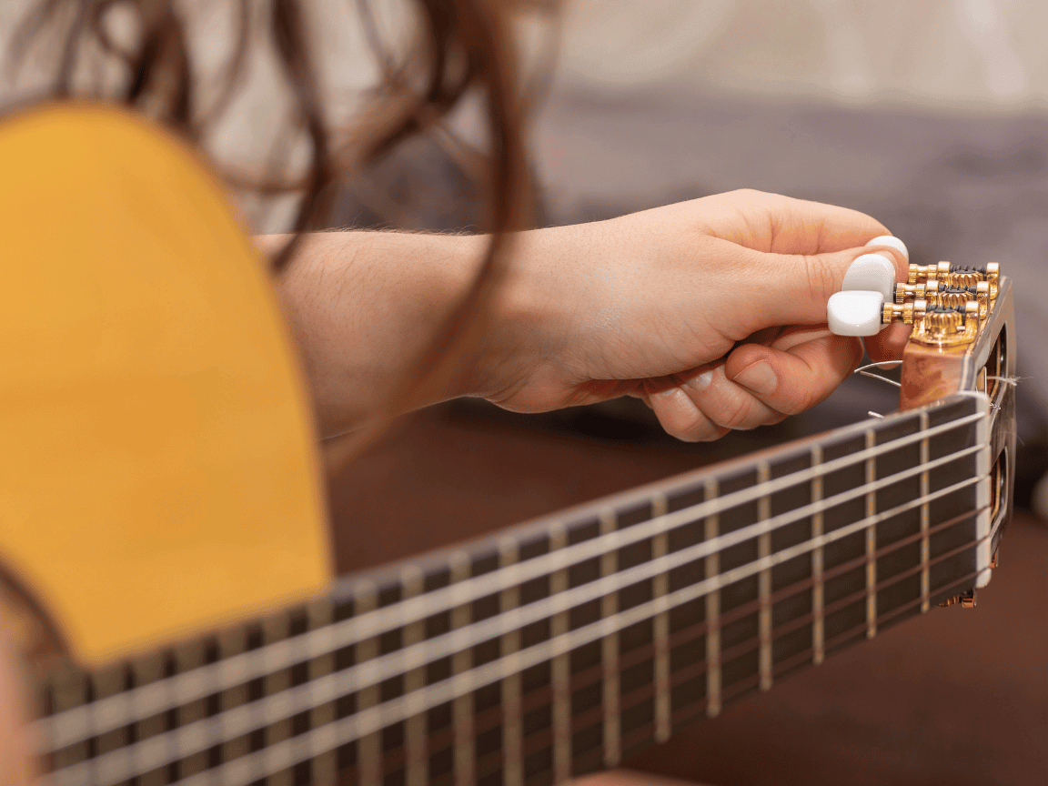 Why Does A Guitar Go Out Of Tune Quickly?  (2024)