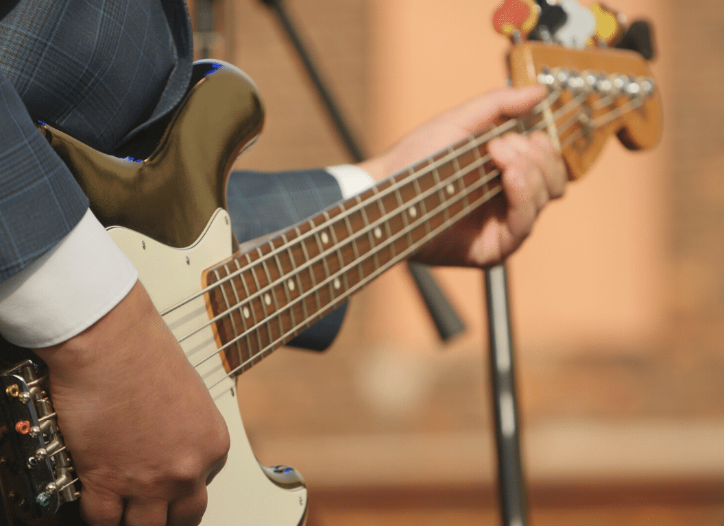 can you play bass lines on a regular guitar