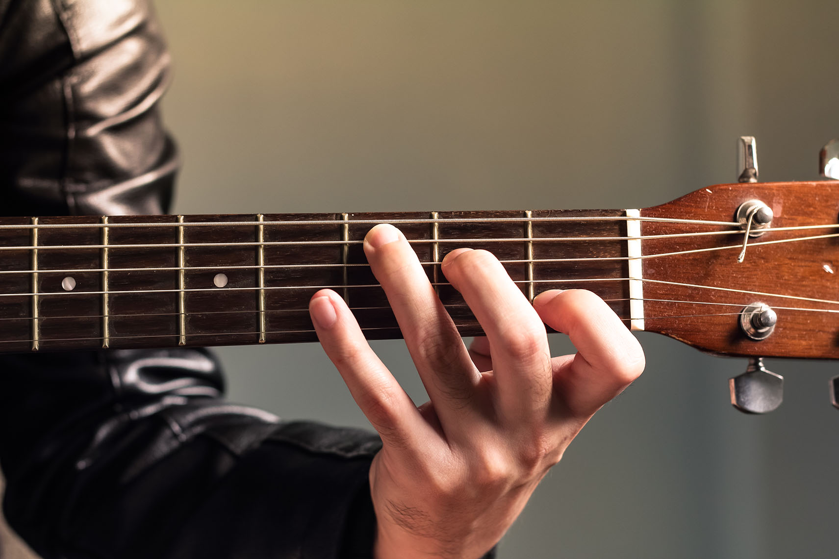 17 Easy Chord Progressions That All Guitarists Should Know