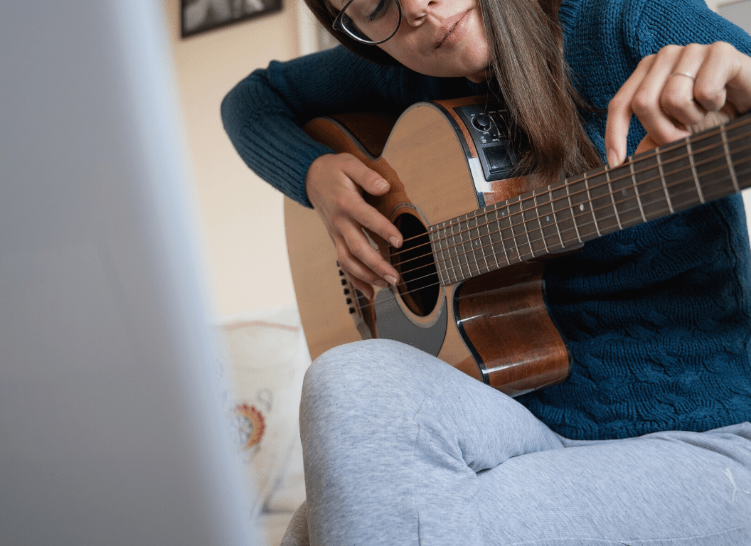 tips for beginners wanting to learn to play guitar