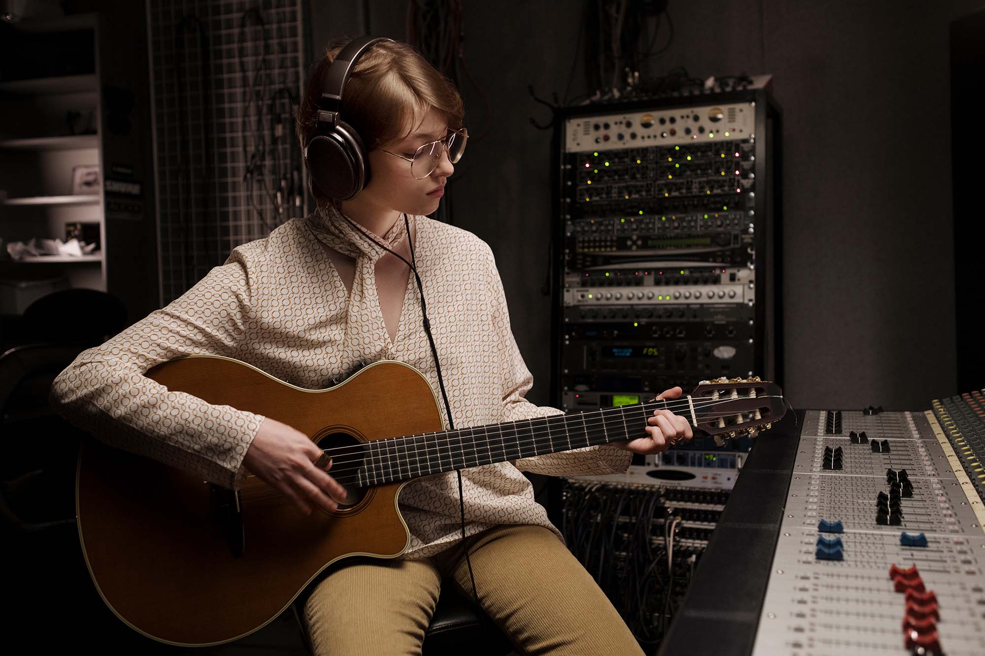 best-acoustic-guitars-for-studio-recording