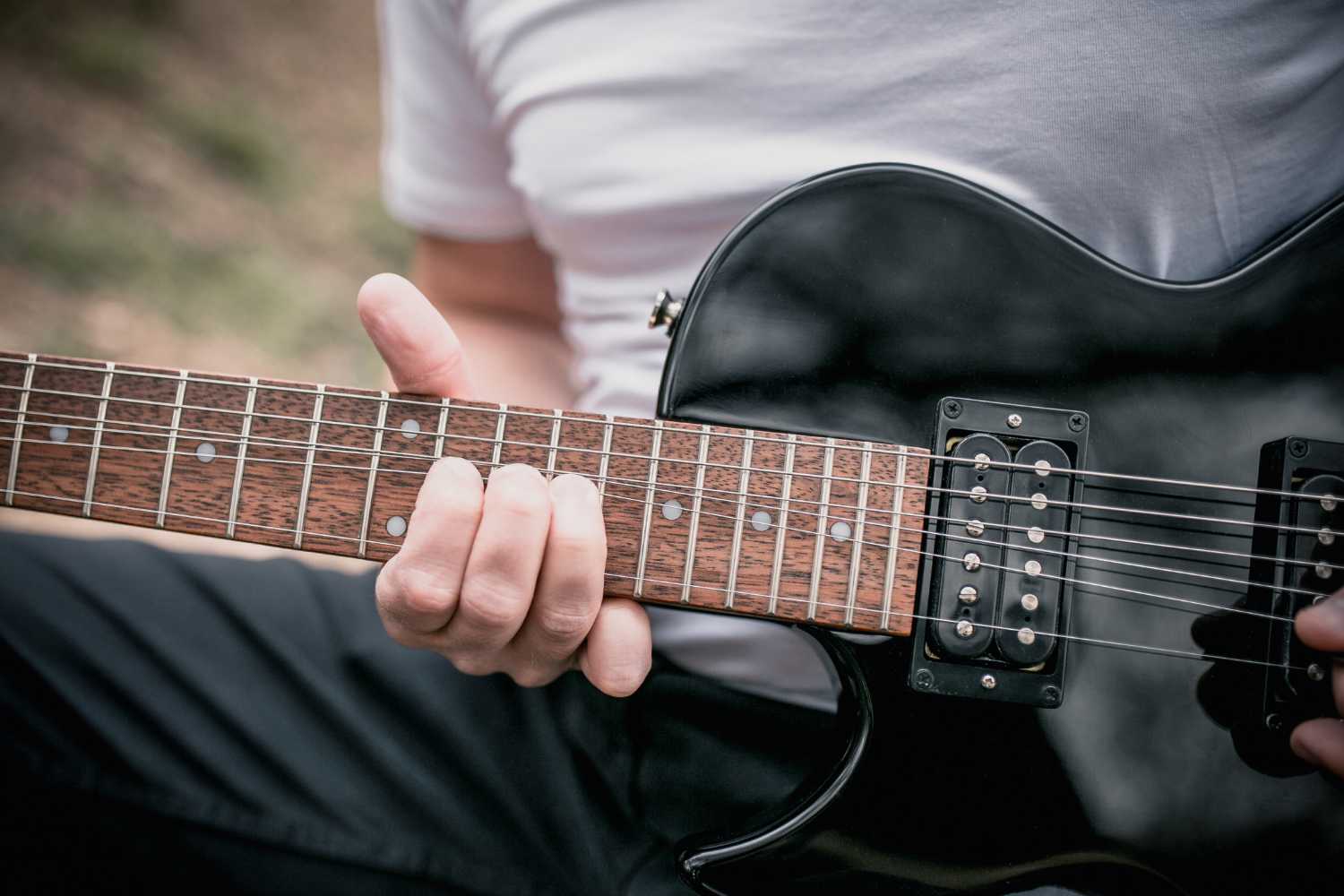 Best Left Handed Electric Guitars